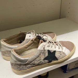 Vintage Havana low tops shoes with star